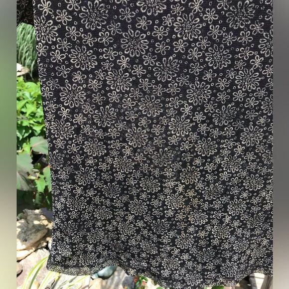 Tan and Black Flower Blouse - Picture 2 of 8